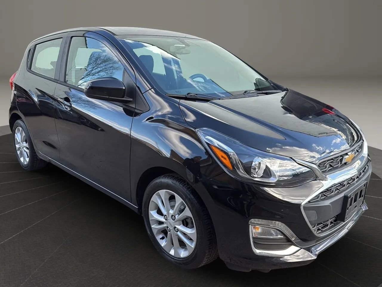 Used 2019 Chevrolet Spark LT image 3