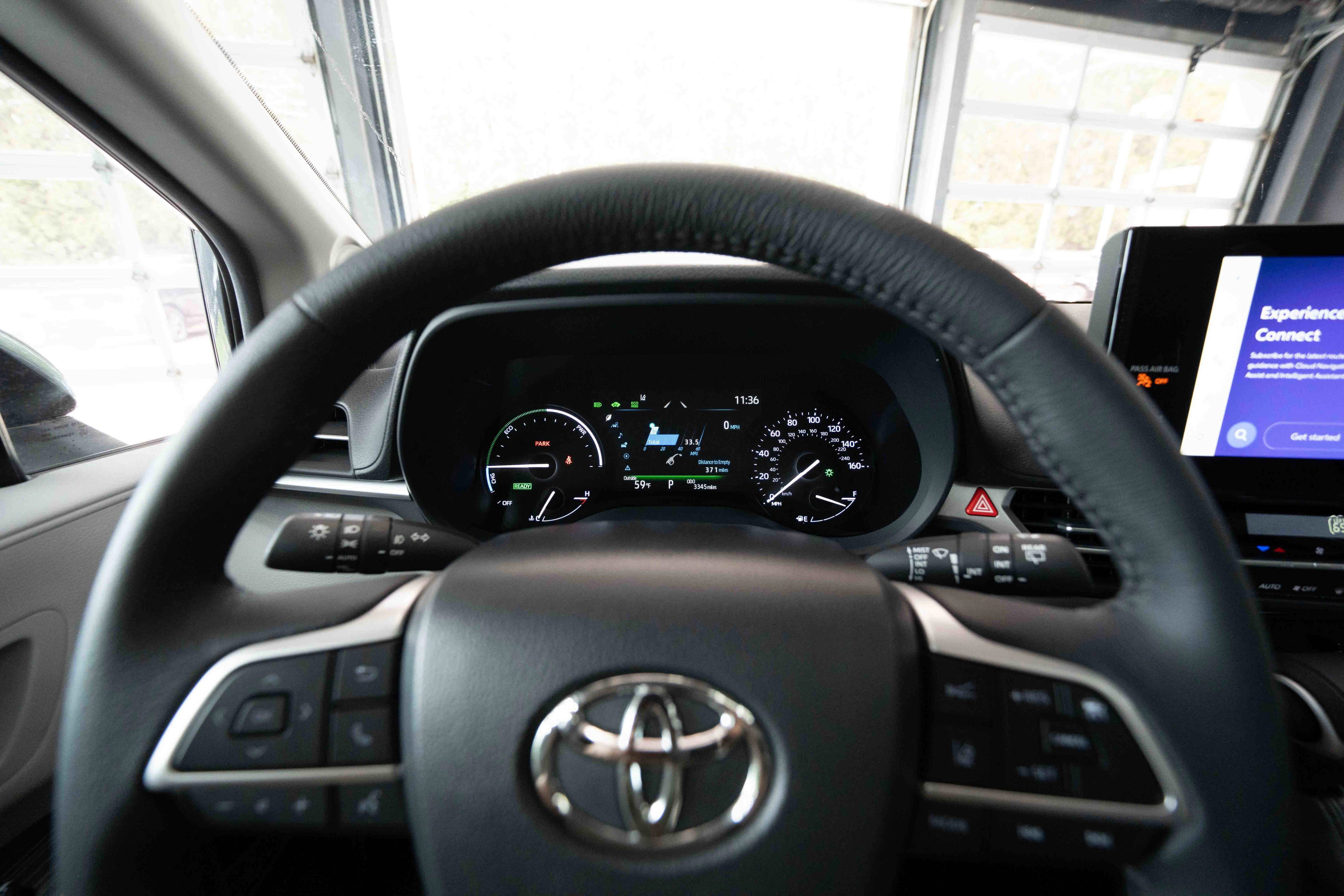 Used 2025 Toyota Sienna XLE w/ XLE Plus Package AWD/4WD image 15
