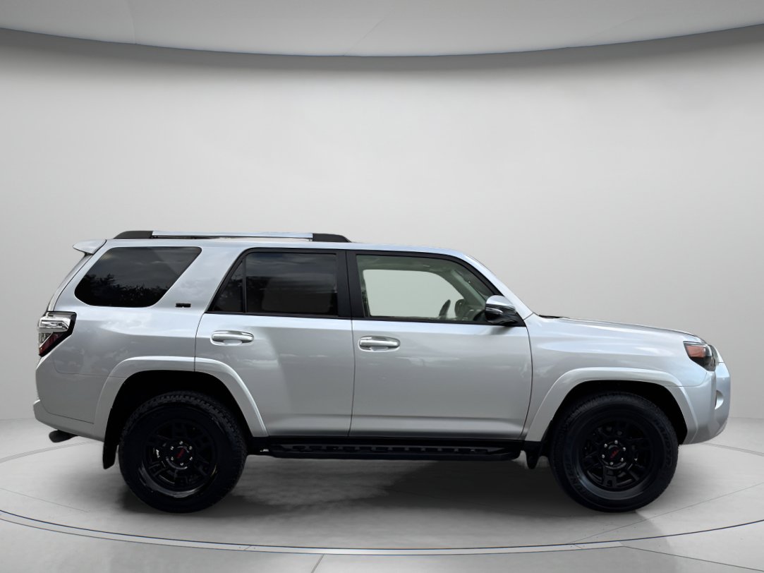 Used 2023 Toyota 4Runner SR5 Premium image 2