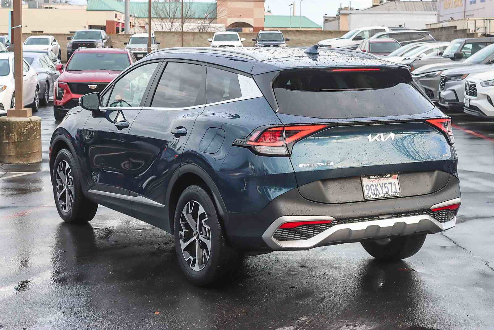 Used 2023 Kia Sportage EX image 2