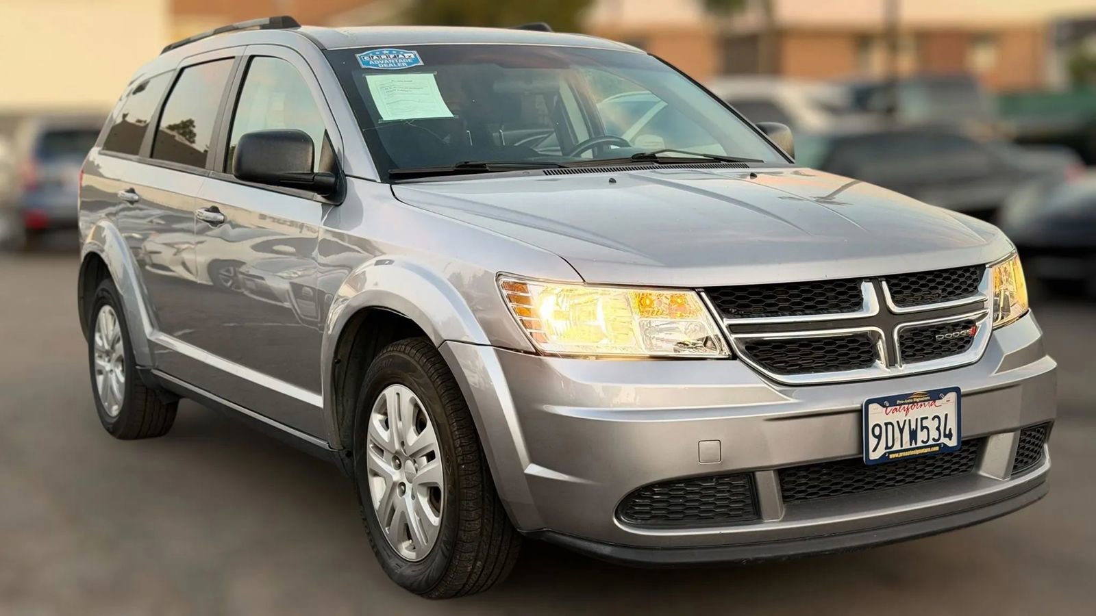 Used 2018 Dodge Journey SE w/ Popular Equipment Group FWD image 2