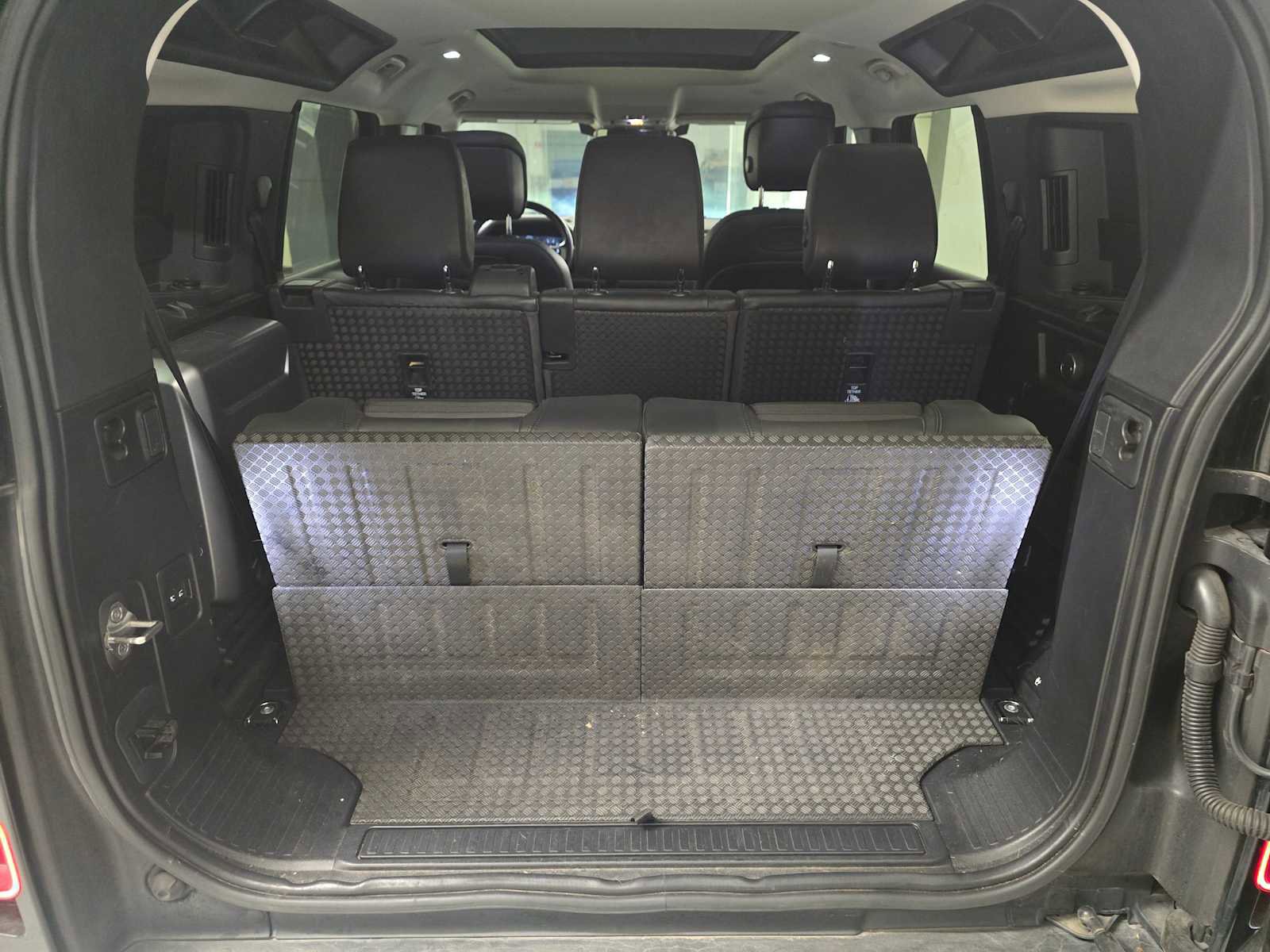 Used 2020 Land Rover Defender 110 HSE image 17