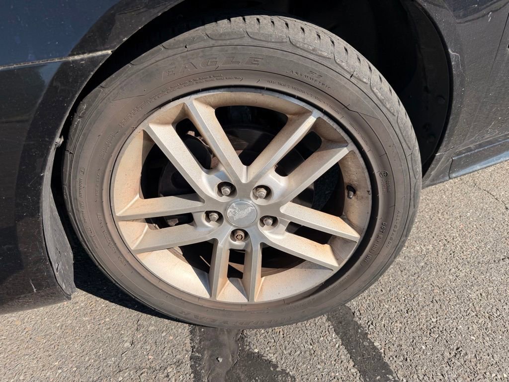 Used 2013 Chevrolet Impala LTZ FWD image 3