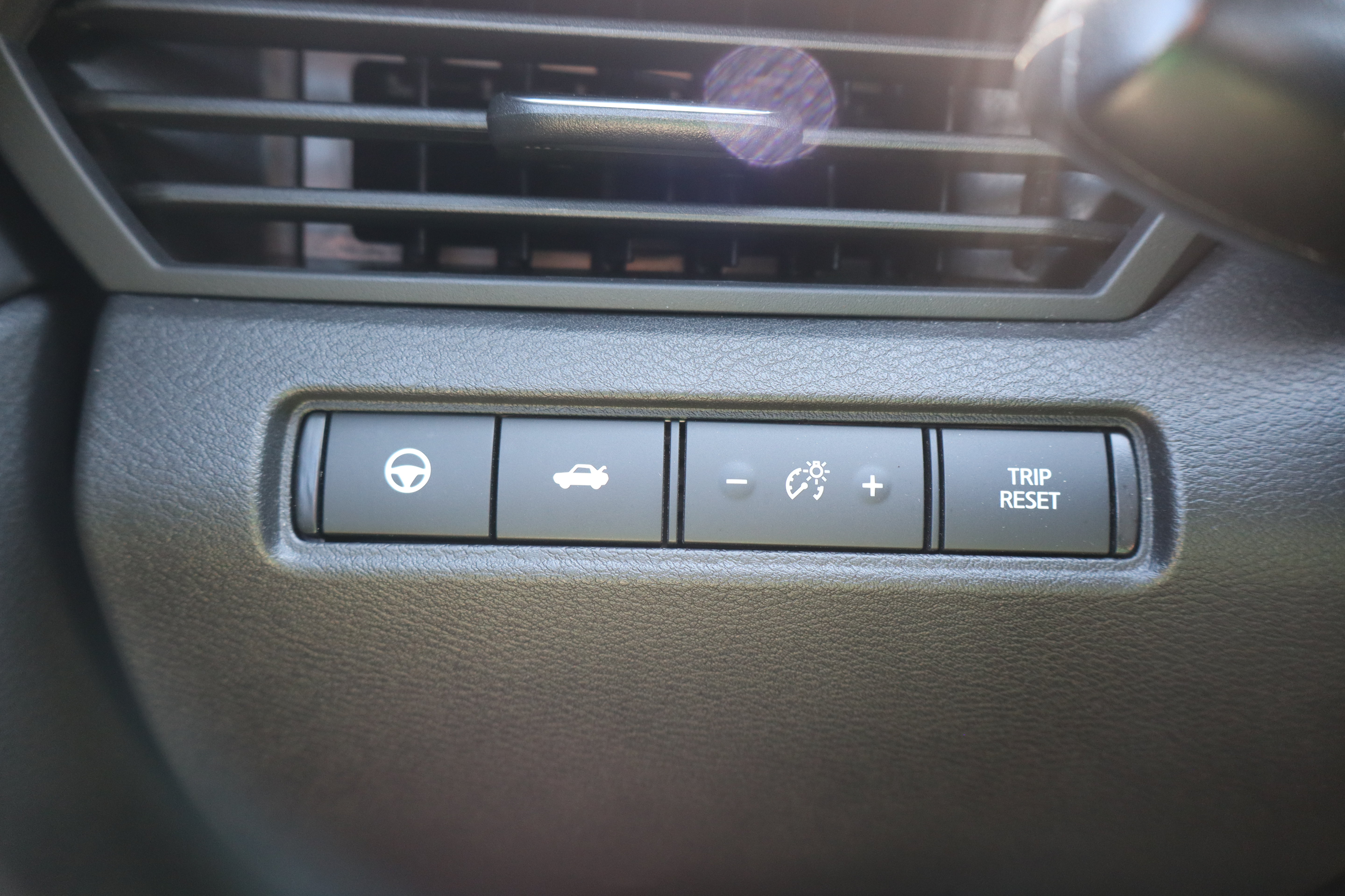 Used 2023 Nissan Altima 2.0 SR FWD image 26