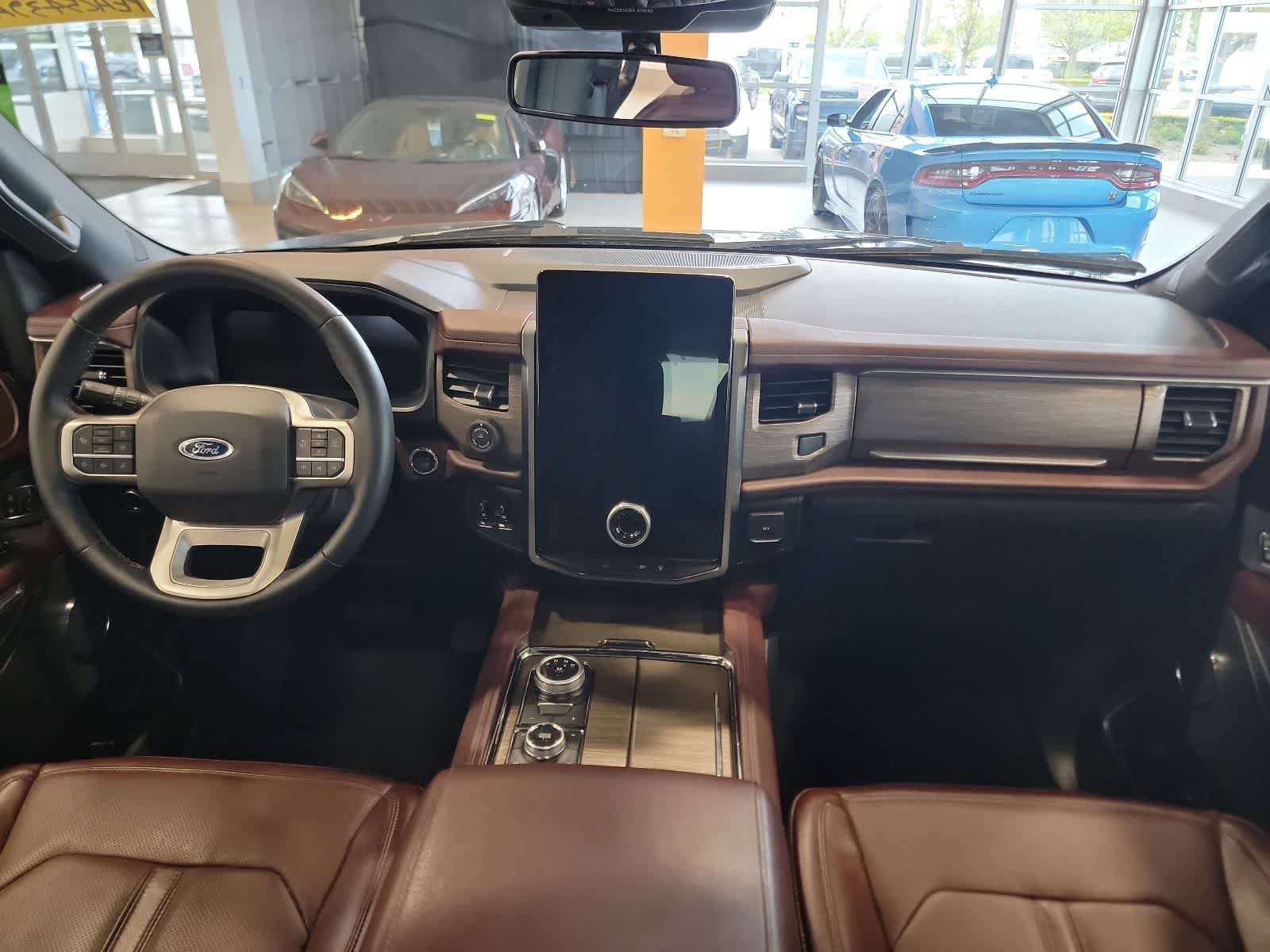 Used 2023 Ford Expedition Limited AWD/4WD image 32
