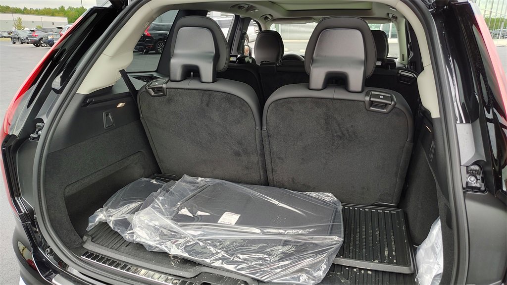 New 2026 Volvo XC90 B6 Plus w/ Protection Package image 38