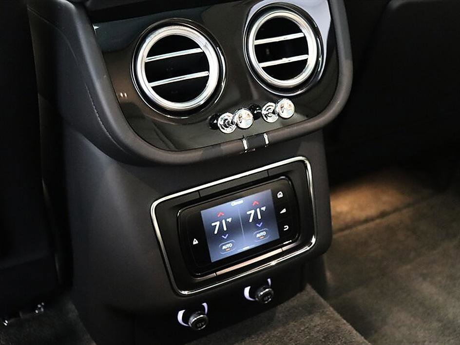 Used 2019 Bentley Bentayga AWD/4WD image 24
