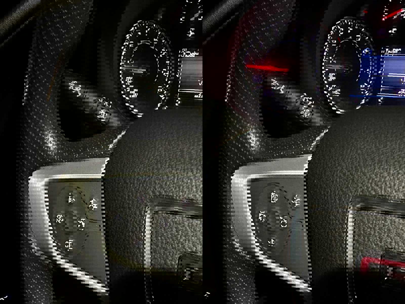 Used 2022 GMC Terrain SLE w/ Driver Convenience Package image 31