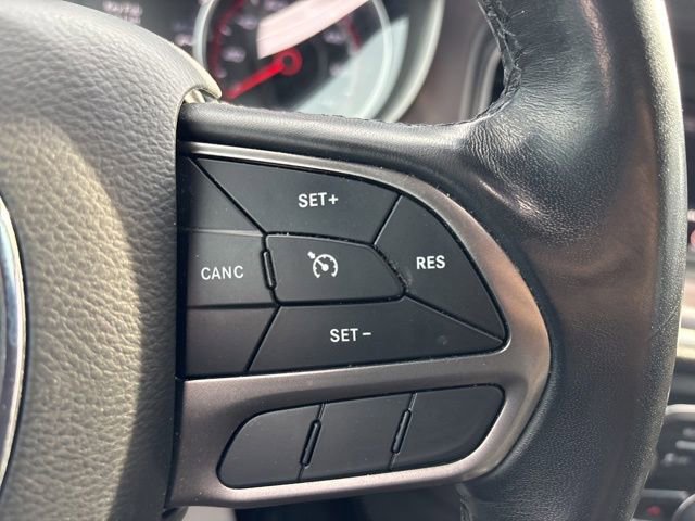 Used 2020 Dodge Charger SXT w/ Leather Interior Group RWD image 16