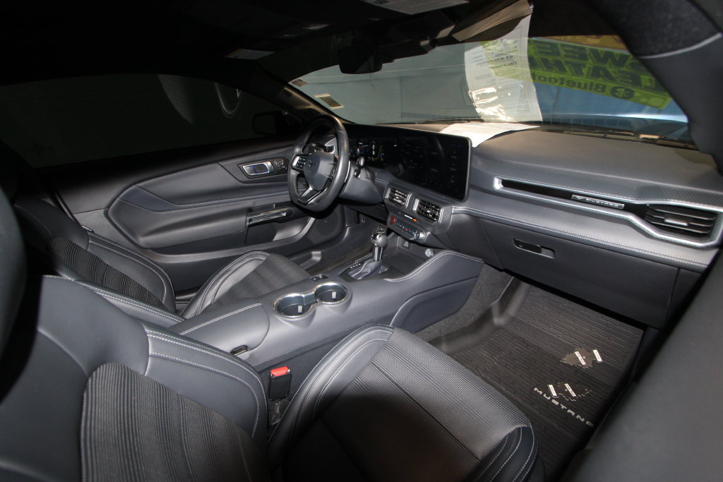 Used 2025 Ford Mustang GT Premium RWD image 21