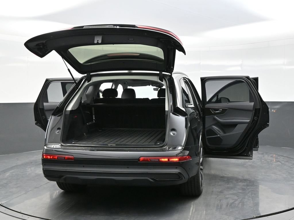 Used 2022 Audi Q7 3.0T Prestige AWD/4WD image 46
