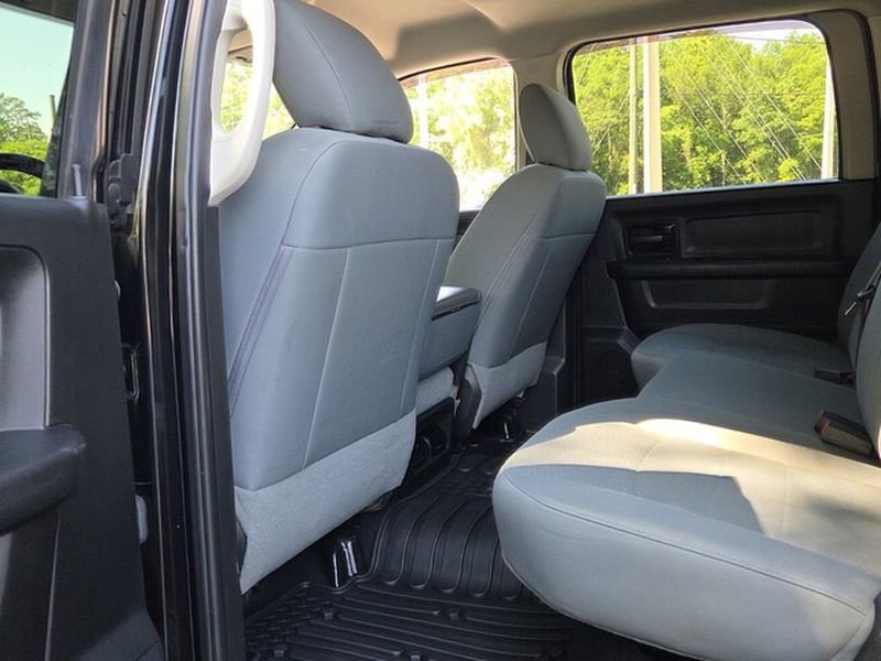 Used 2018 RAM 2500 Tradesman w/ Chrome Appearance Group AWD/4WD image 9