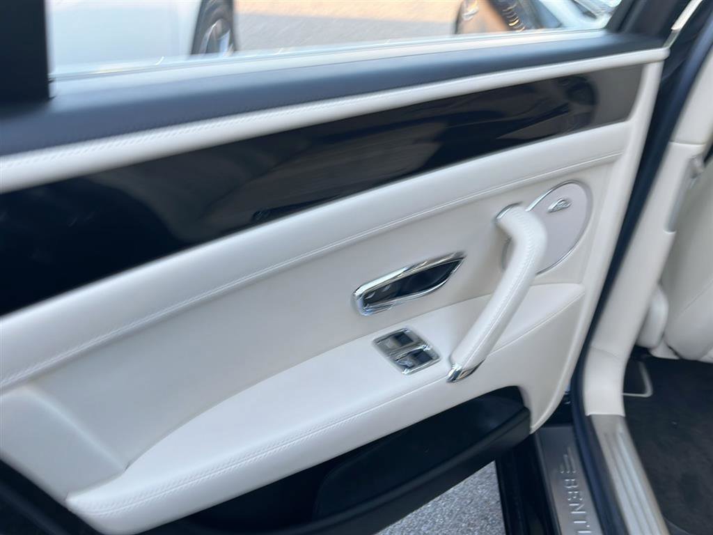 Used 2015 Bentley Flying Spur V8 AWD/4WD image 11