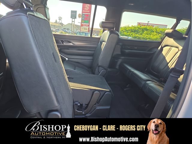 Used 2023 Jeep Wagoneer L Series II AWD/4WD image 27