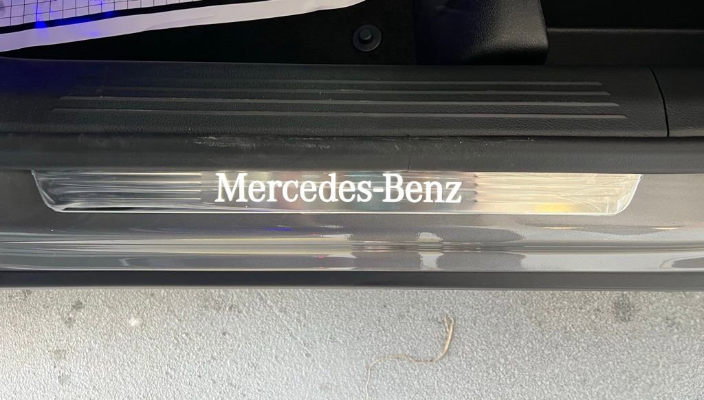 Used 2025 Mercedes-Benz GLB 250 4MATIC image 12