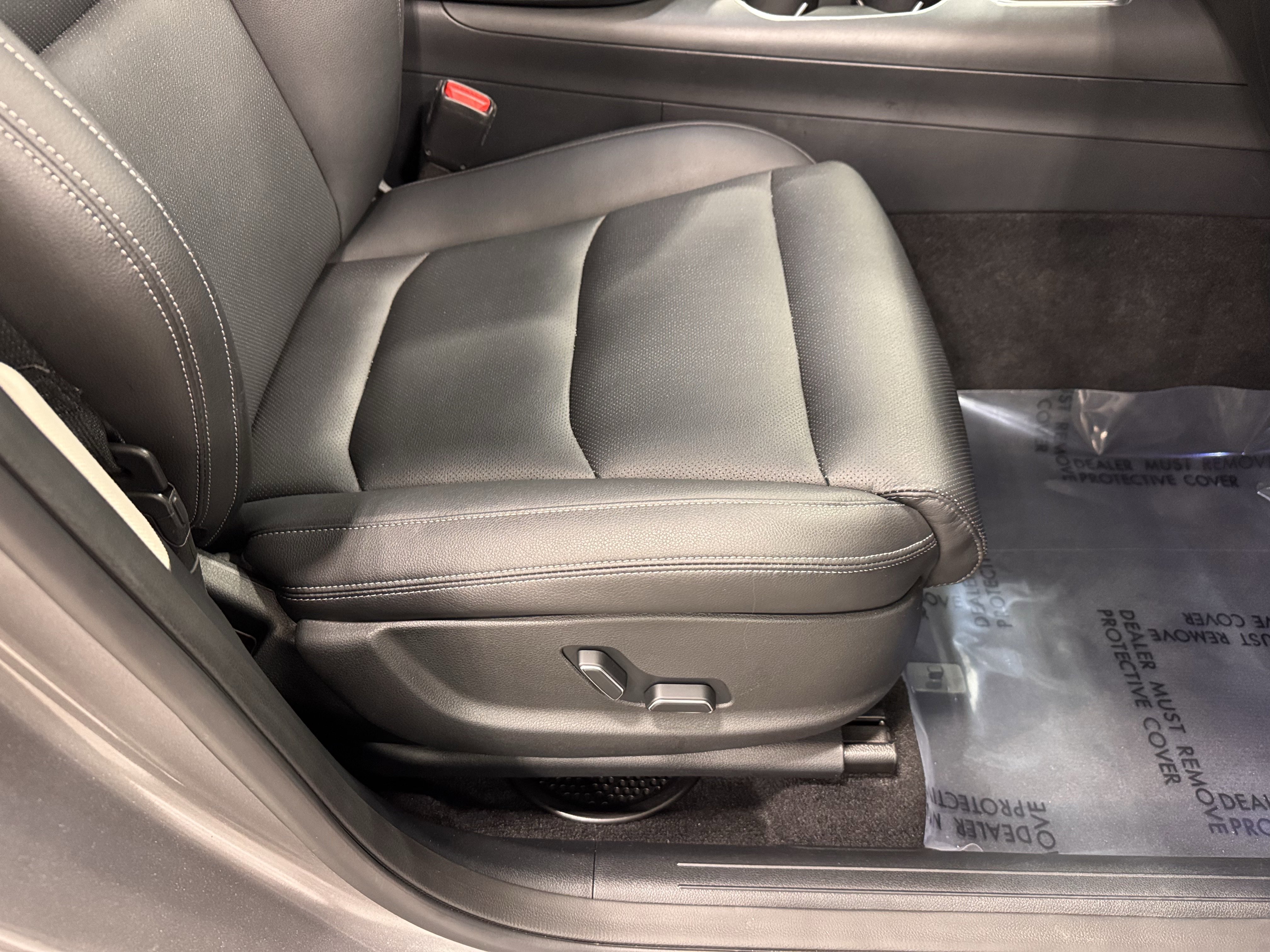 Used 2025 Genesis GV70 2.5T image 26