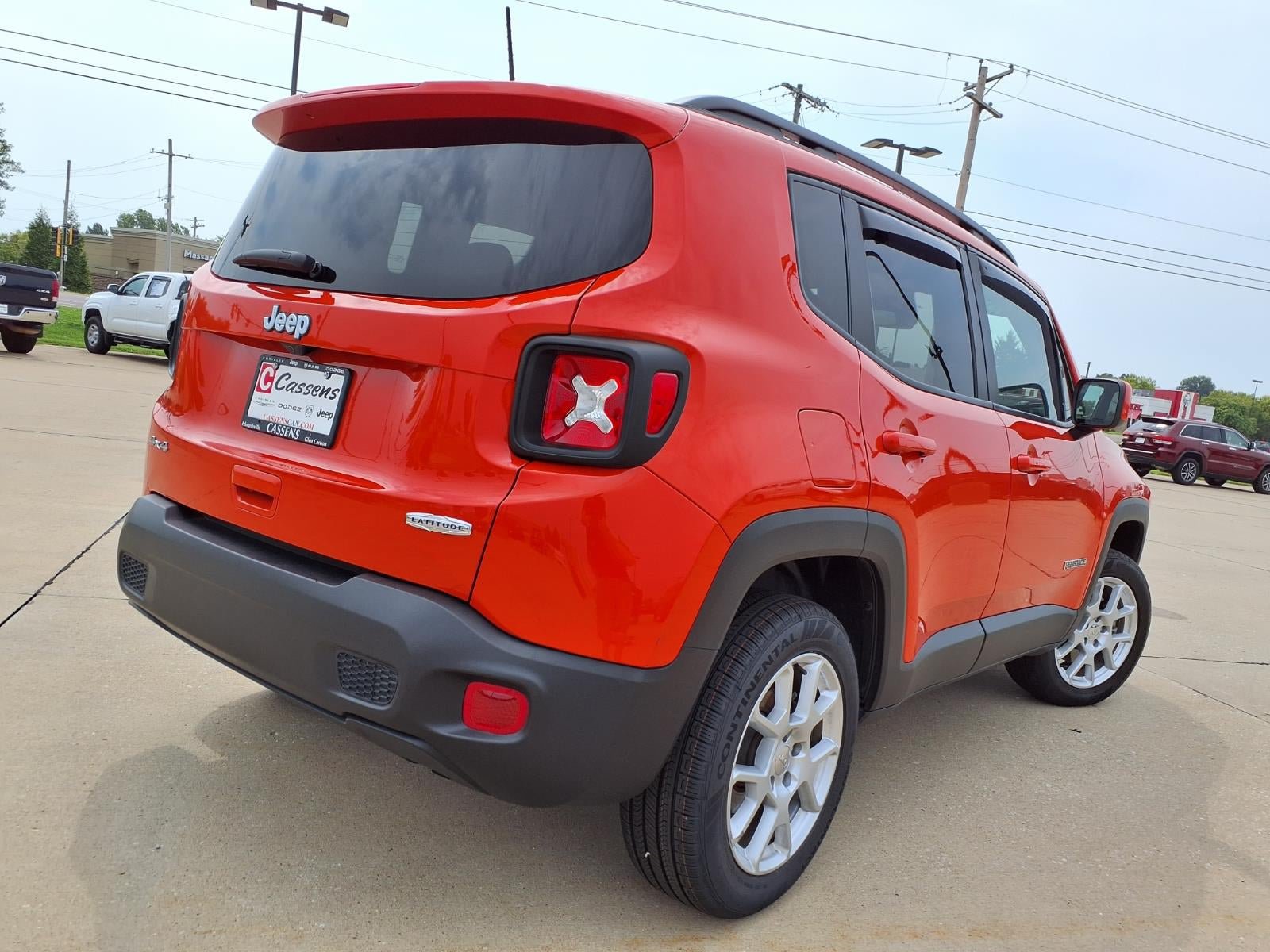 Certified 2019 Jeep Renegade Latitude w/ Cold Weather Group AWD/4WD image 30