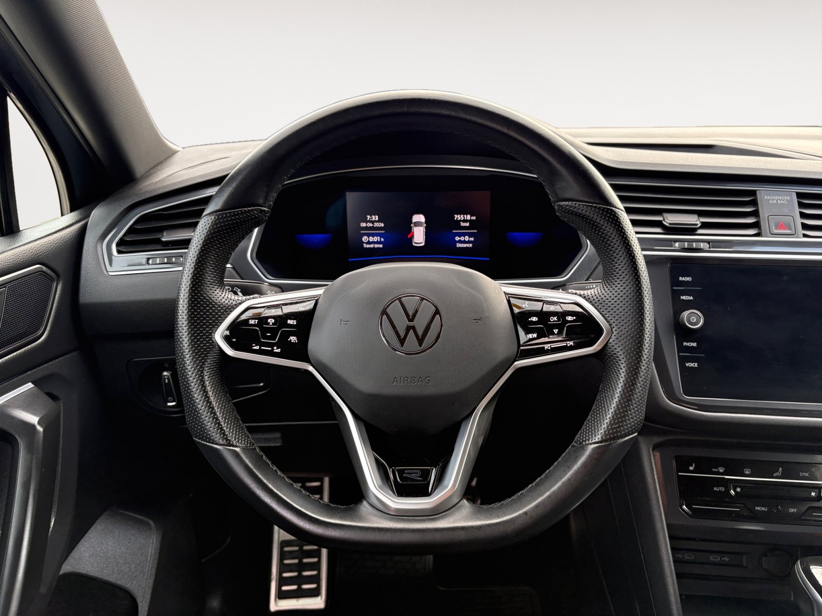 Used 2023 Volkswagen Tiguan SE R-Line FWD image 14