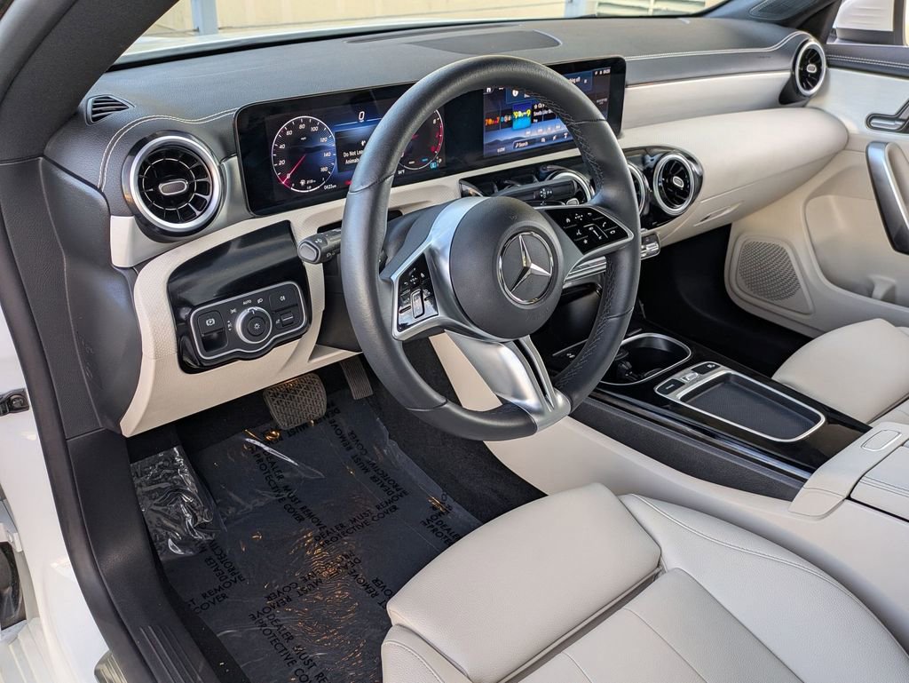 Used 2025 Mercedes-Benz CLA 250 image 14