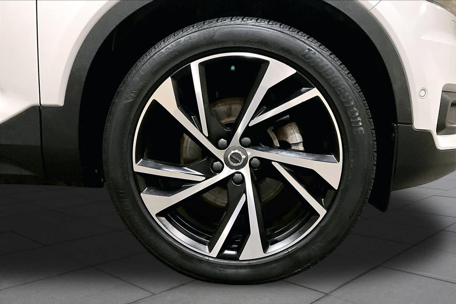 Used 2021 Volvo XC40 T5 R-Design w/ Advanced Package AWD/4WD image 10