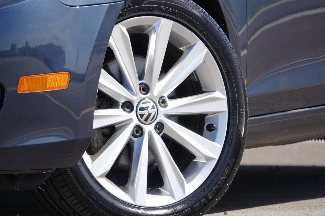 Used 2012 Volkswagen Golf TDI FWD image 10