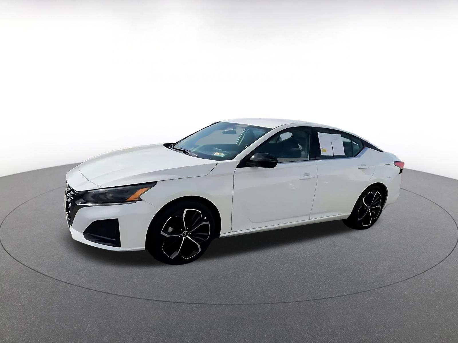 Used 2025 Nissan Altima 2.5 SR FWD image 7