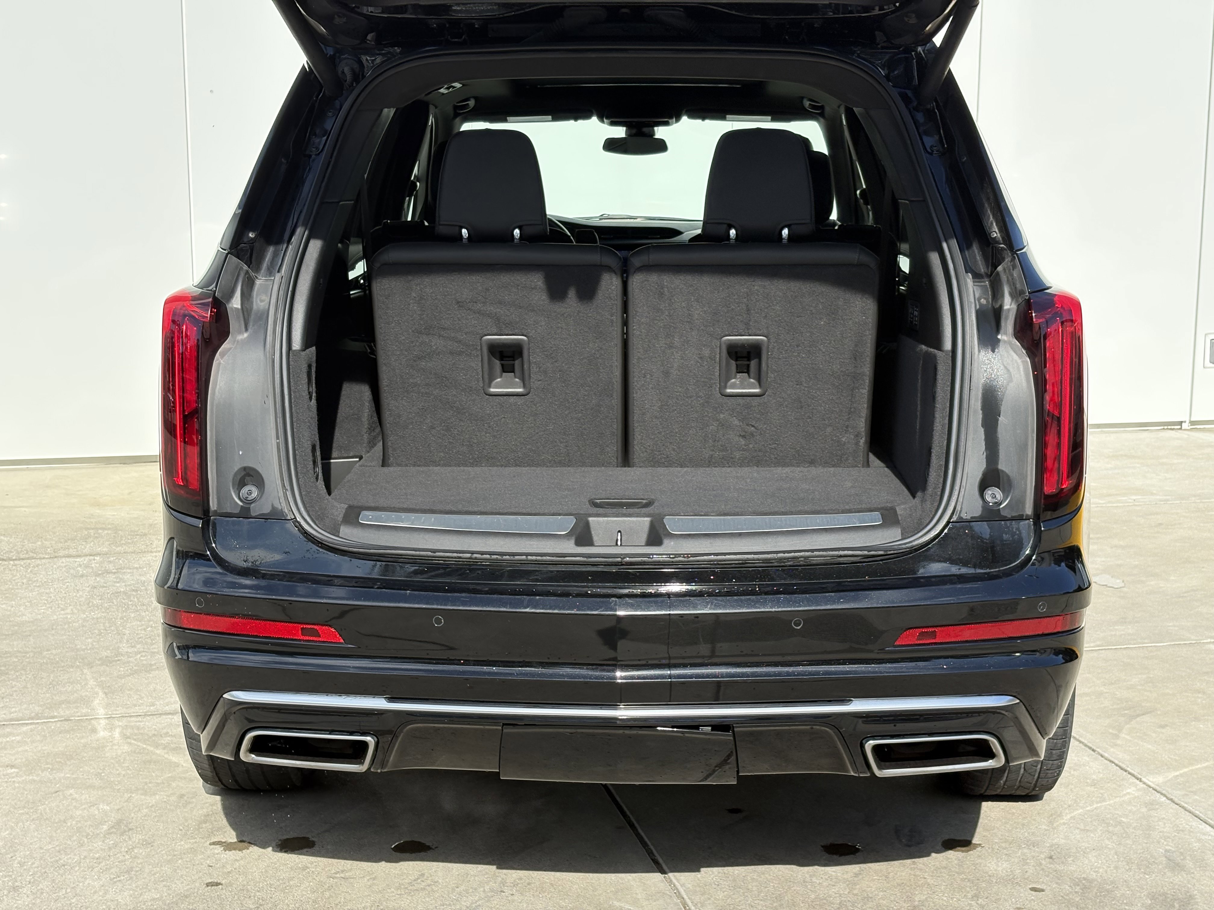 Certified 2025 Cadillac XT6 Premium Luxury image 9