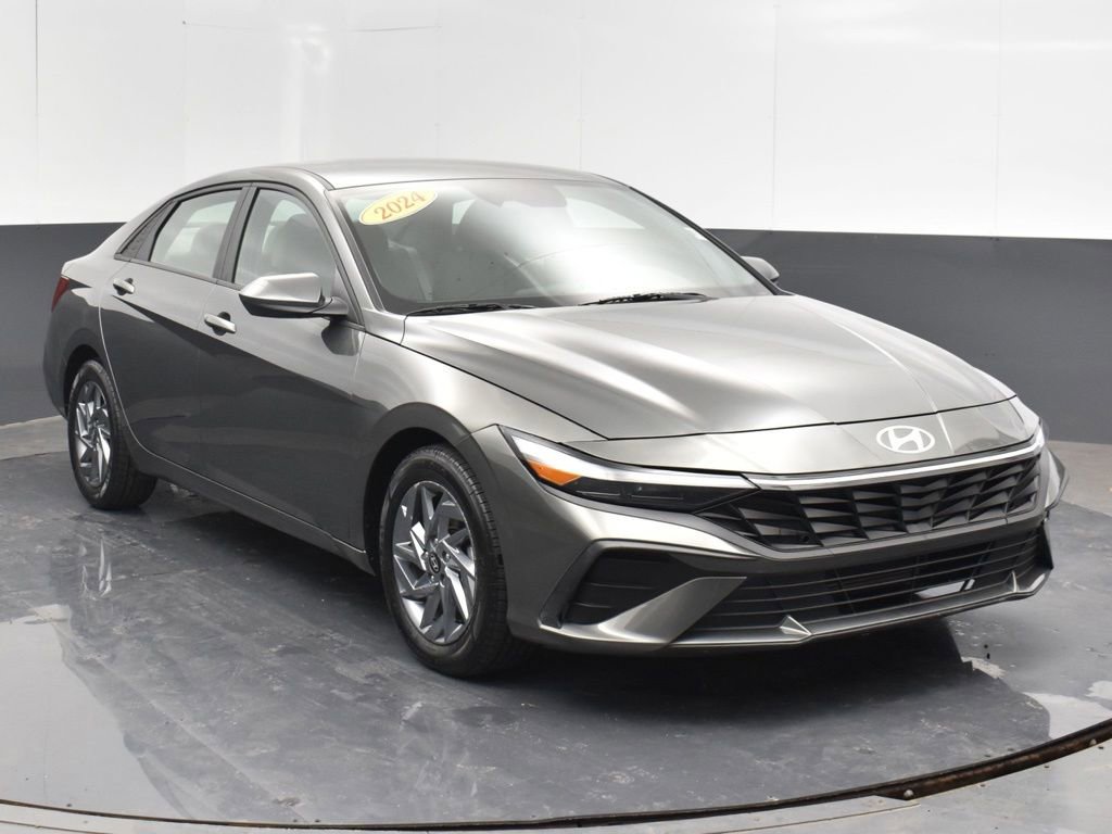 Used 2024 Hyundai Elantra SEL FWD image 10