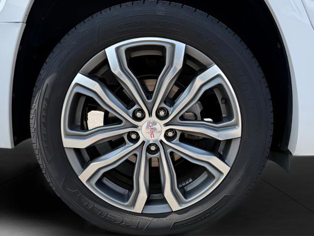 Used 2020 GMC Terrain Denali w/ Denali Premium Package FWD image 12
