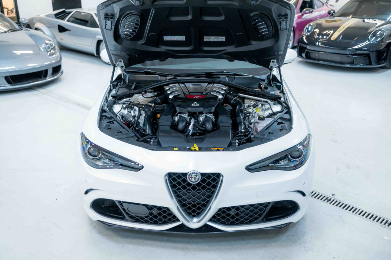 Used 2017 Alfa Romeo Giulia Quadrifoglio image 92