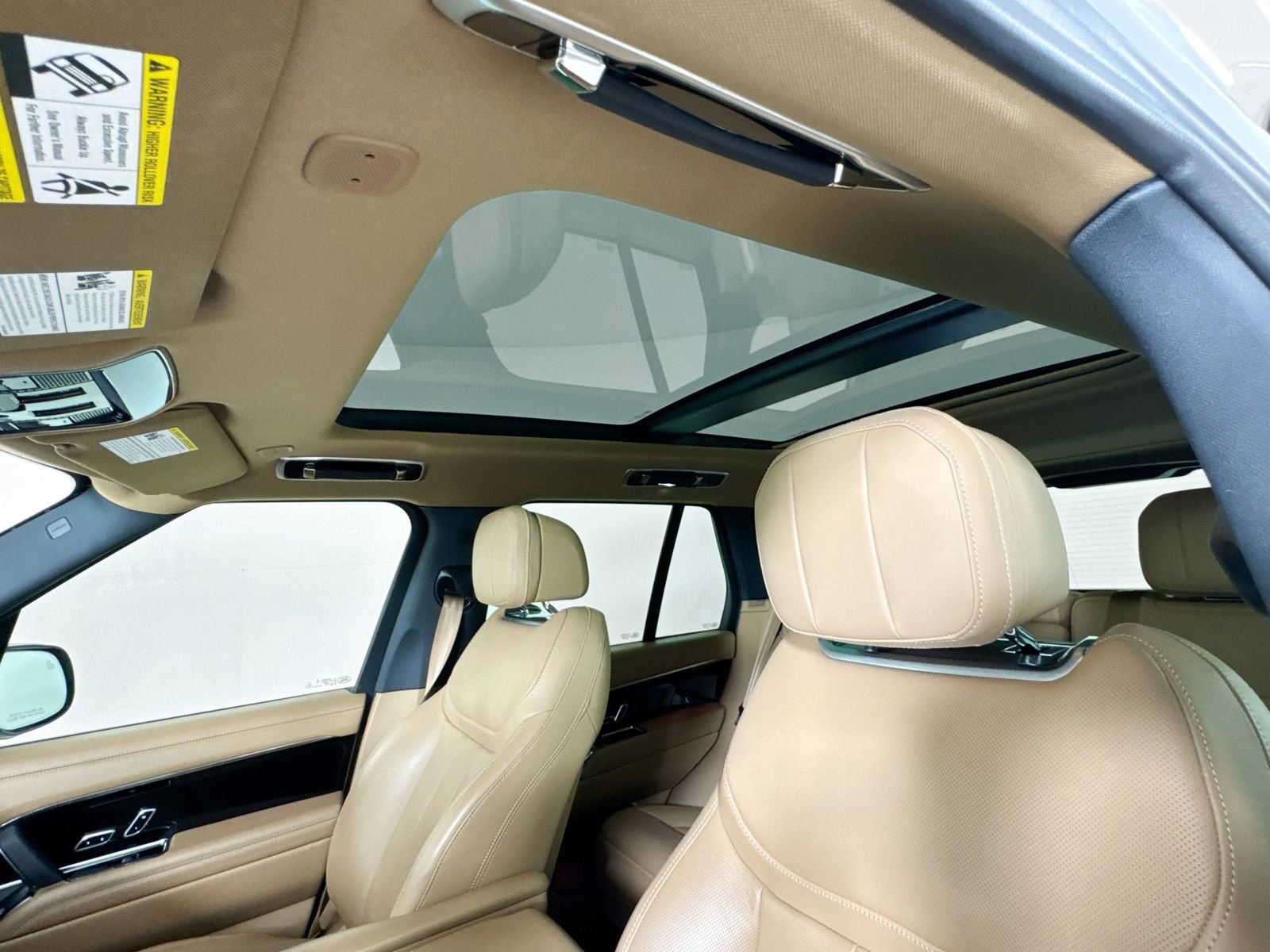 Used 2023 Land Rover Range Rover SE image 24