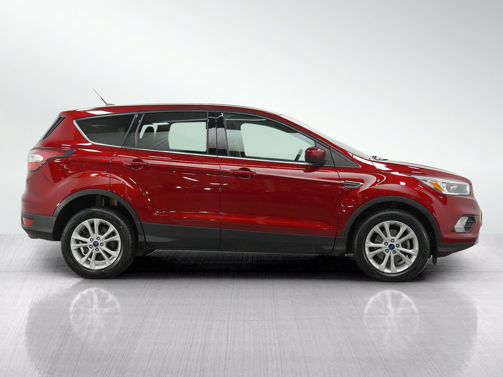 Used 2017 Ford Escape SE w/ SE Cold Weather Package FWD image 6