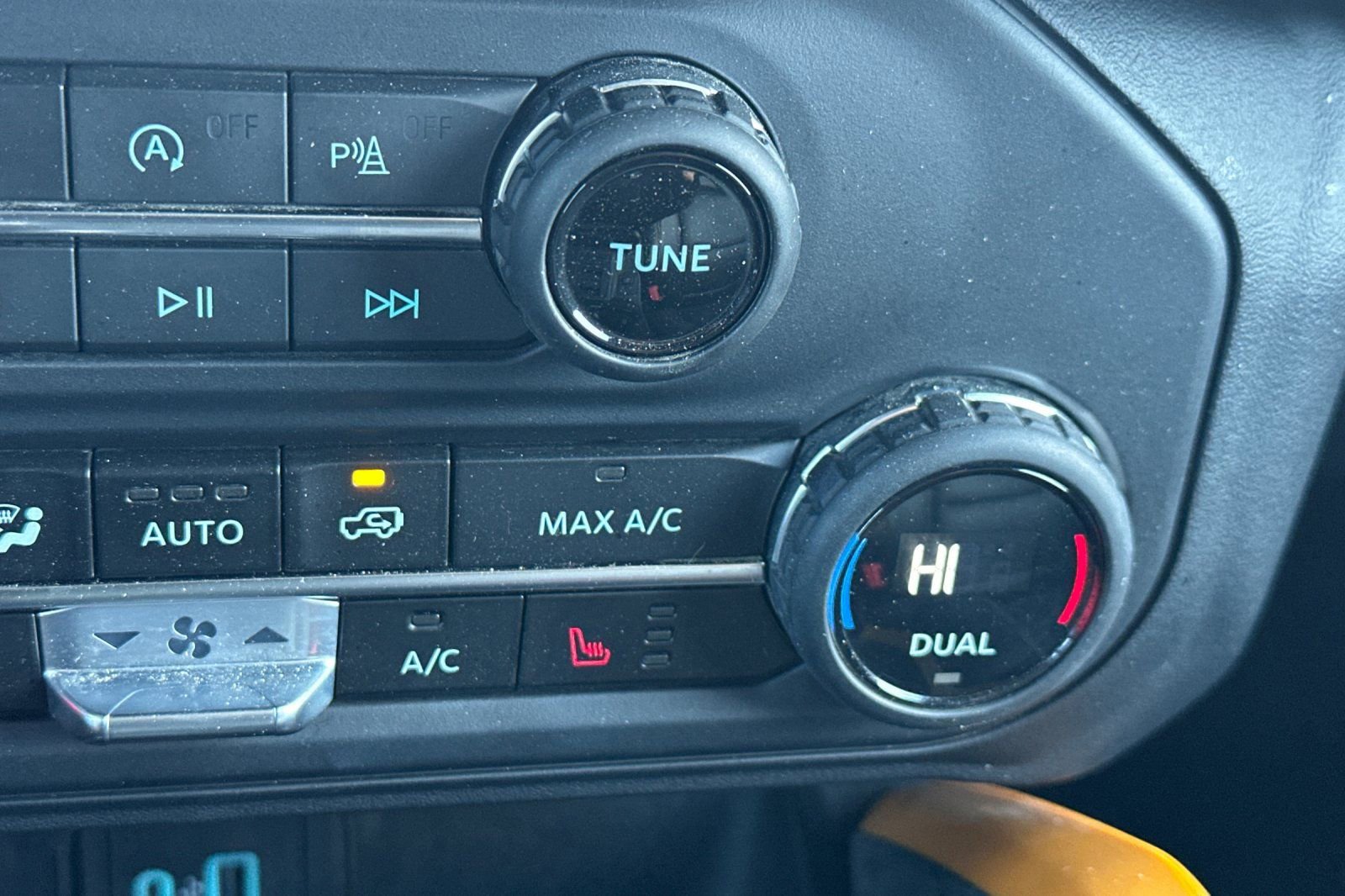 Used 2023 Ford Bronco Badlands image 28