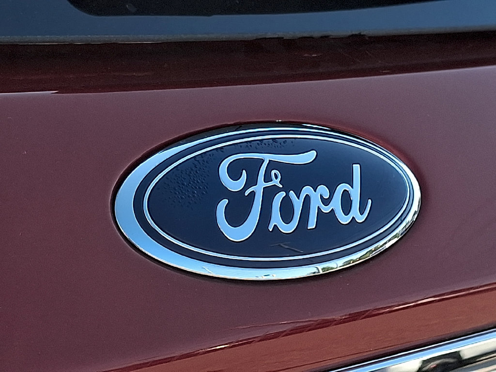 Certified 2024 Ford Explorer King Ranch w/ Technology Package AWD/4WD image 31