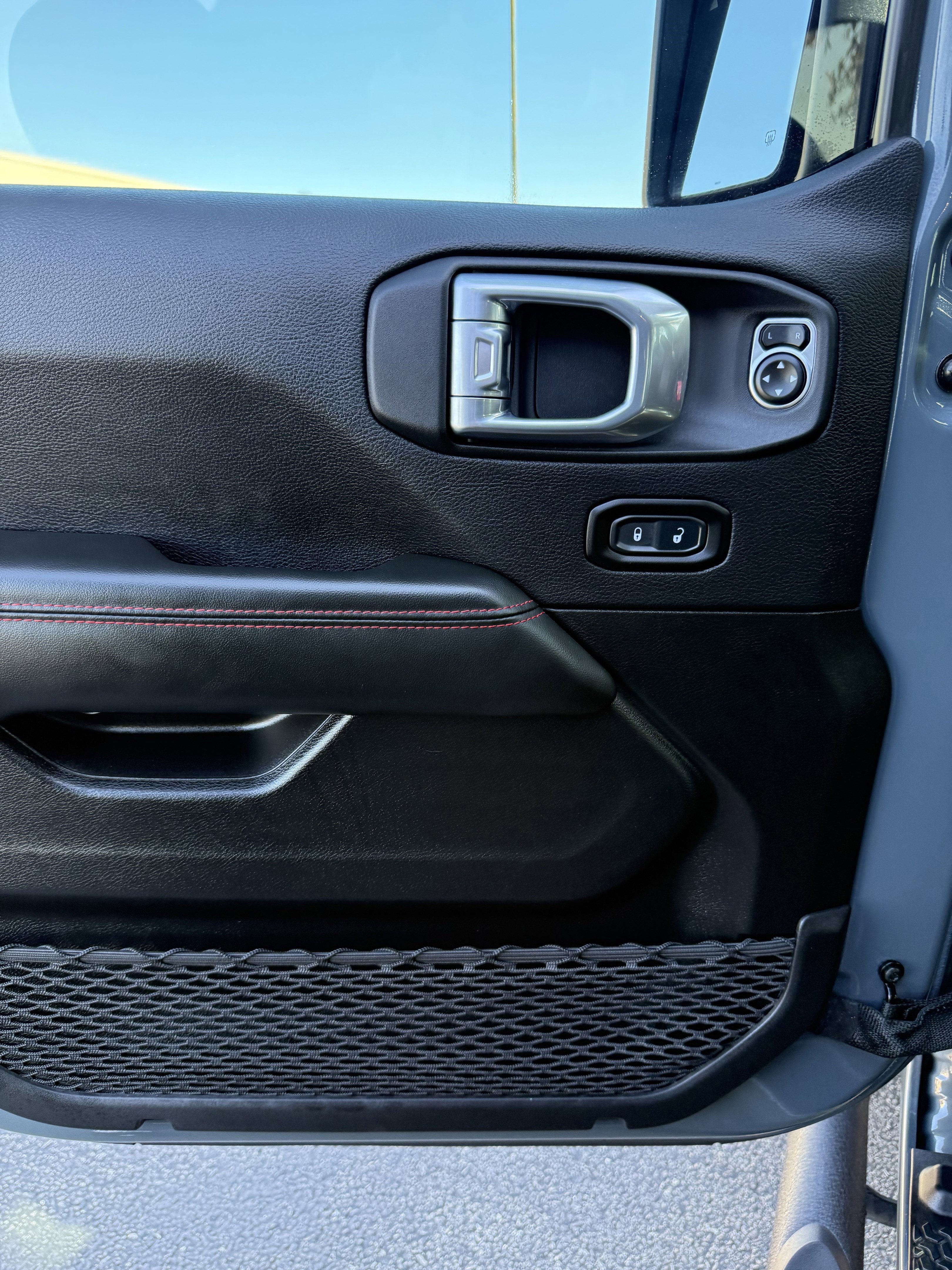 Used 2024 Jeep Wrangler Unlimited Rubicon image 17