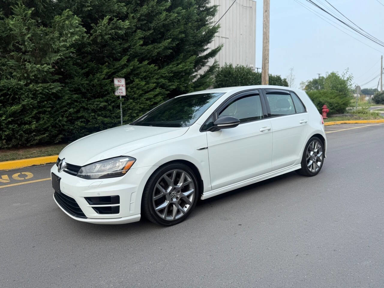 Used 2015 Volkswagen Golf R 4-Door image 2