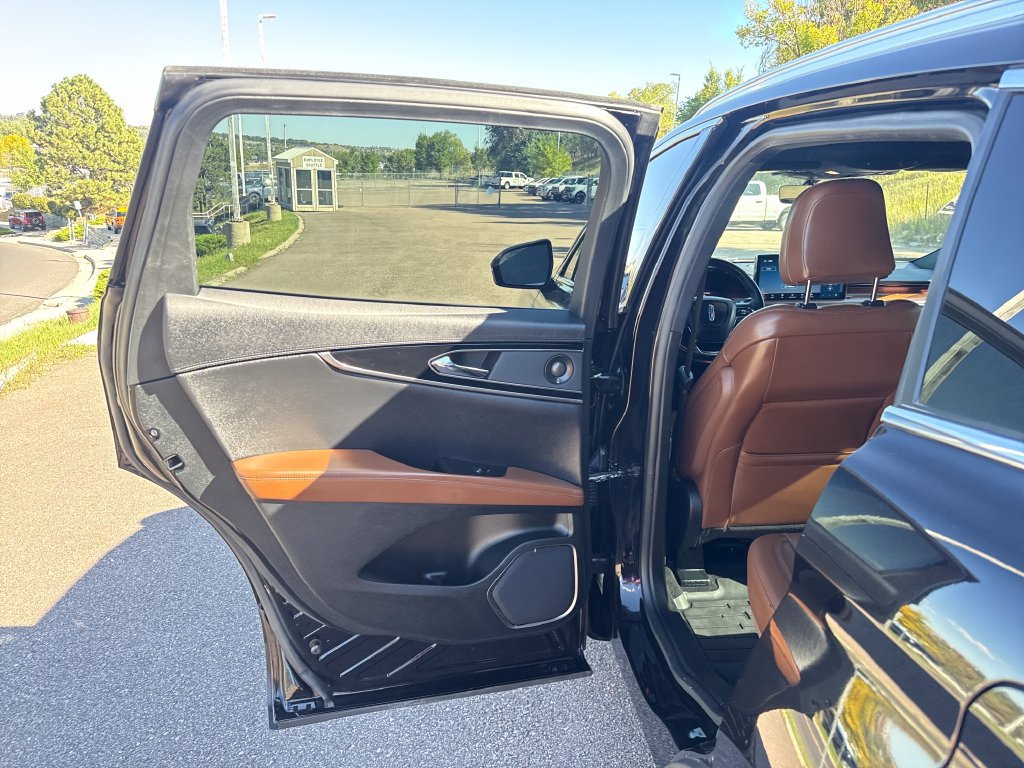 Certified 2022 Lincoln Nautilus Reserve w/ Luxury Package AWD/4WD image 20