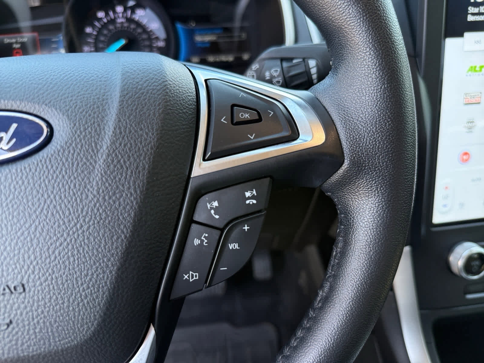 Used 2021 Ford Edge SEL w/ Convenience Package image 22