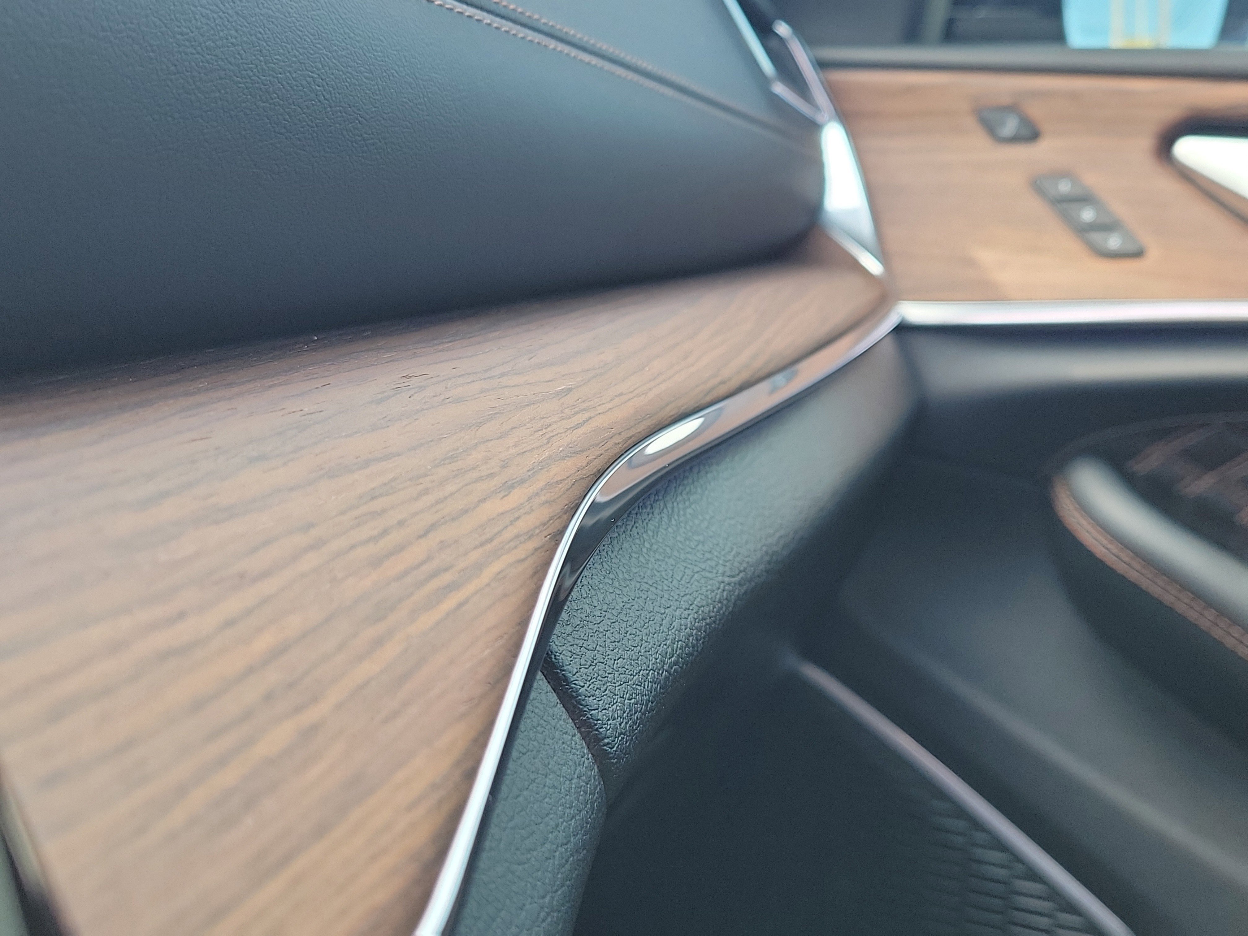 Used 2024 Jeep Grand Cherokee Summit w/ Luxury Tech Group V image 29