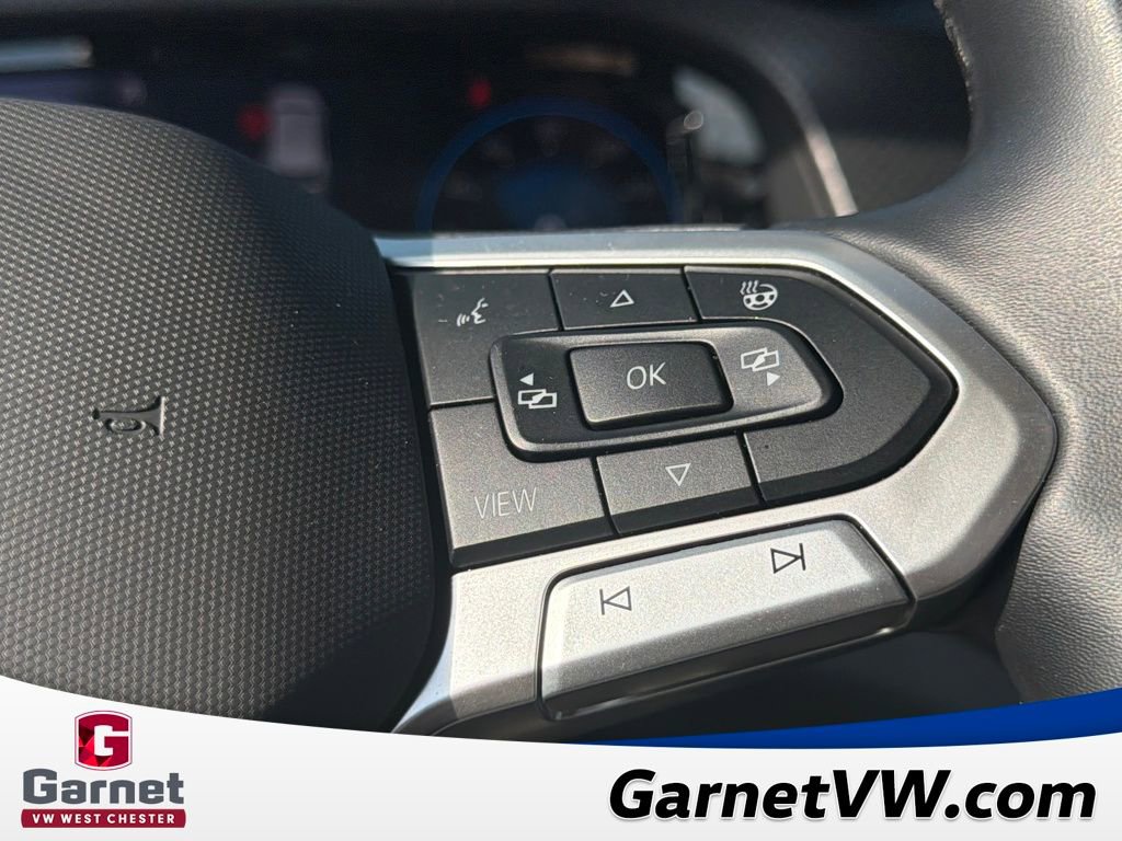 Used 2024 Volkswagen Atlas Peak Edition SE image 33