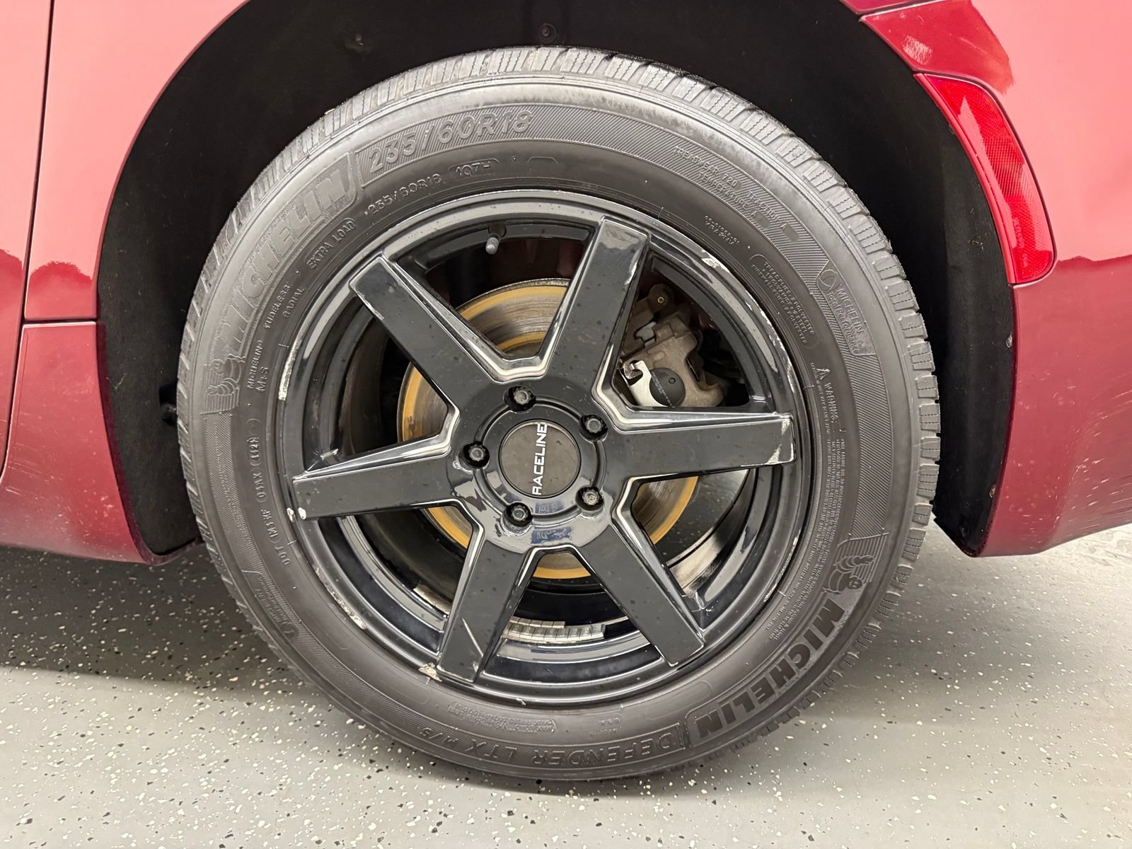 Used 2019 Chrysler Pacifica Limited w/ Tire & Wheel Group FWD image 19
