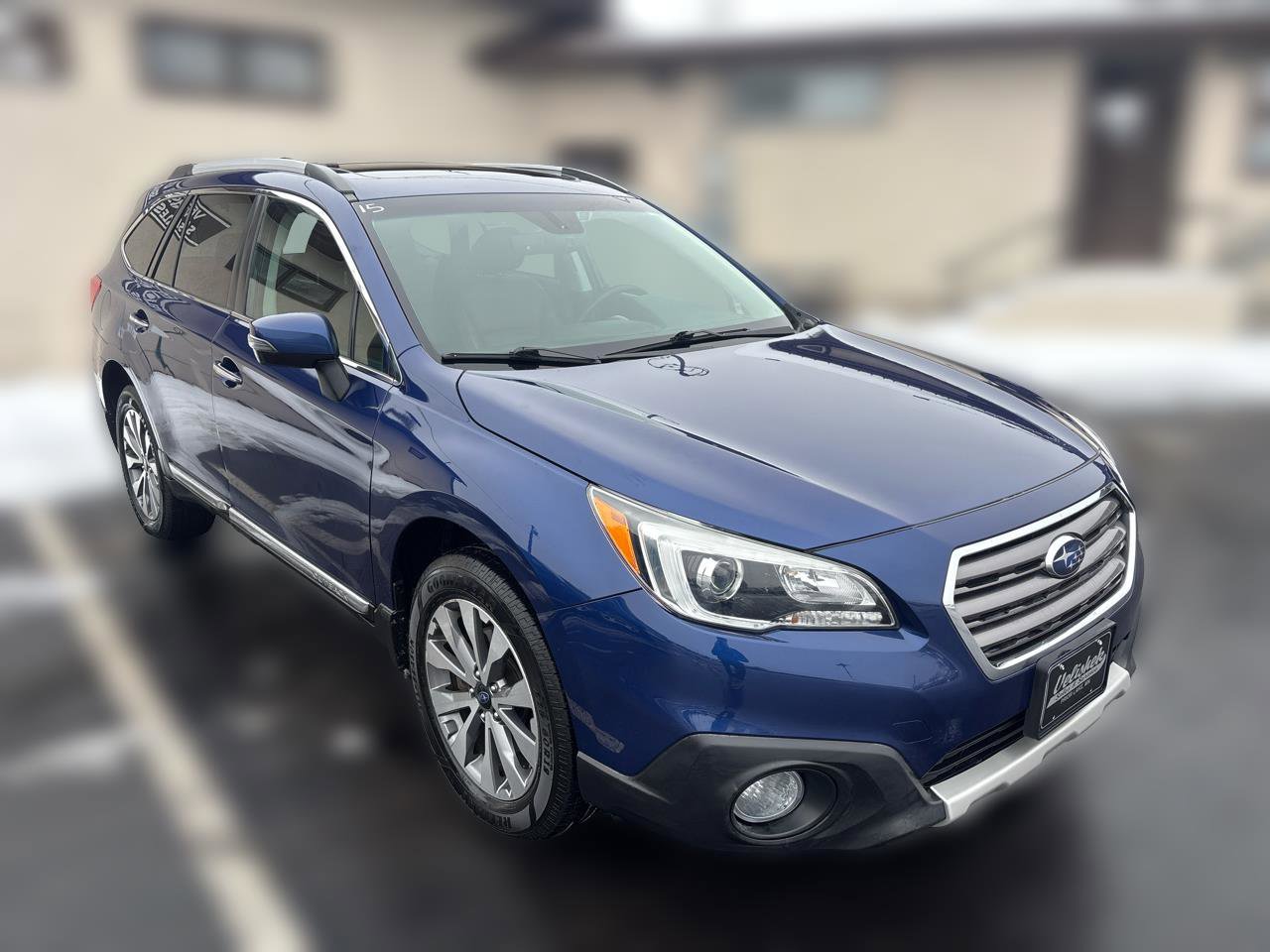 Used 2017 Subaru Outback 2.5i Touring image 1