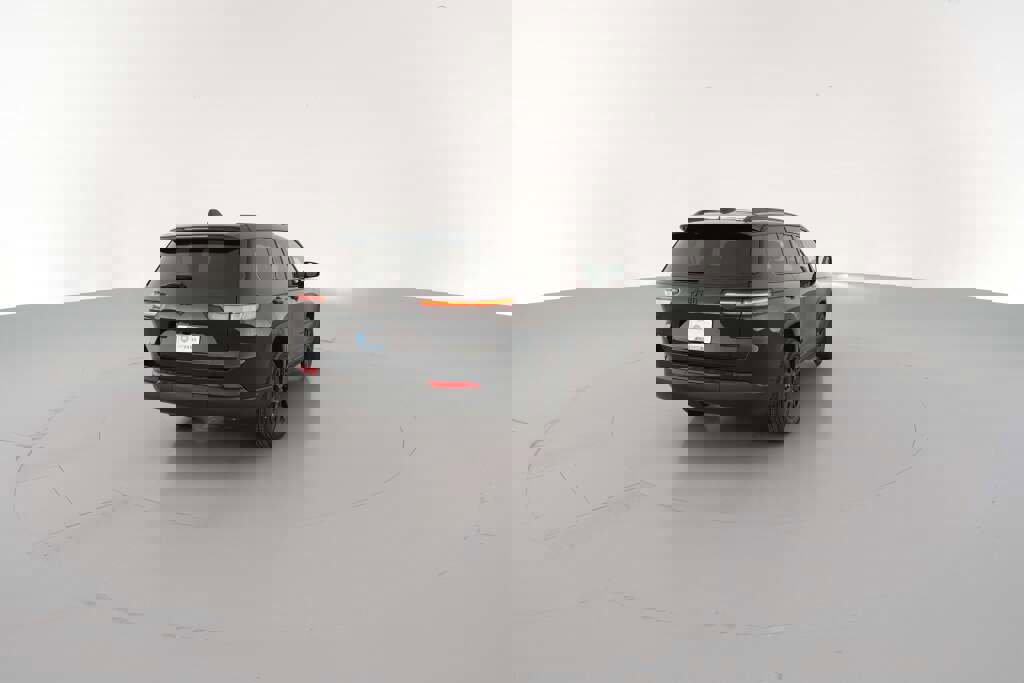 New 2025 Jeep Grand Cherokee L Laredo image 11