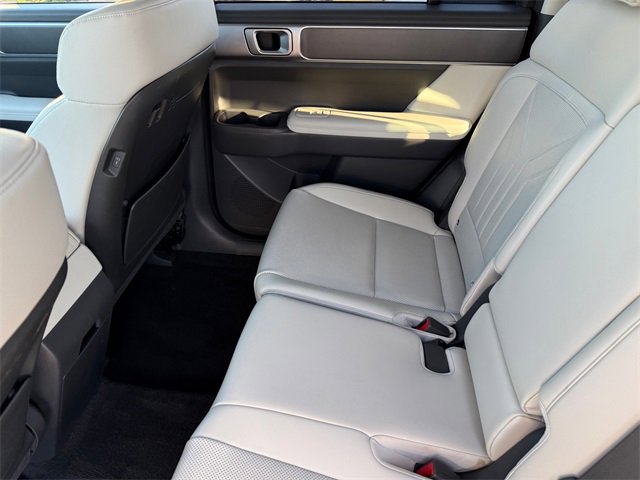 Used 2025 Hyundai Santa Fe SEL image 28