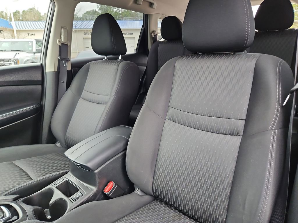 Used 2020 Nissan Rogue SV image 22