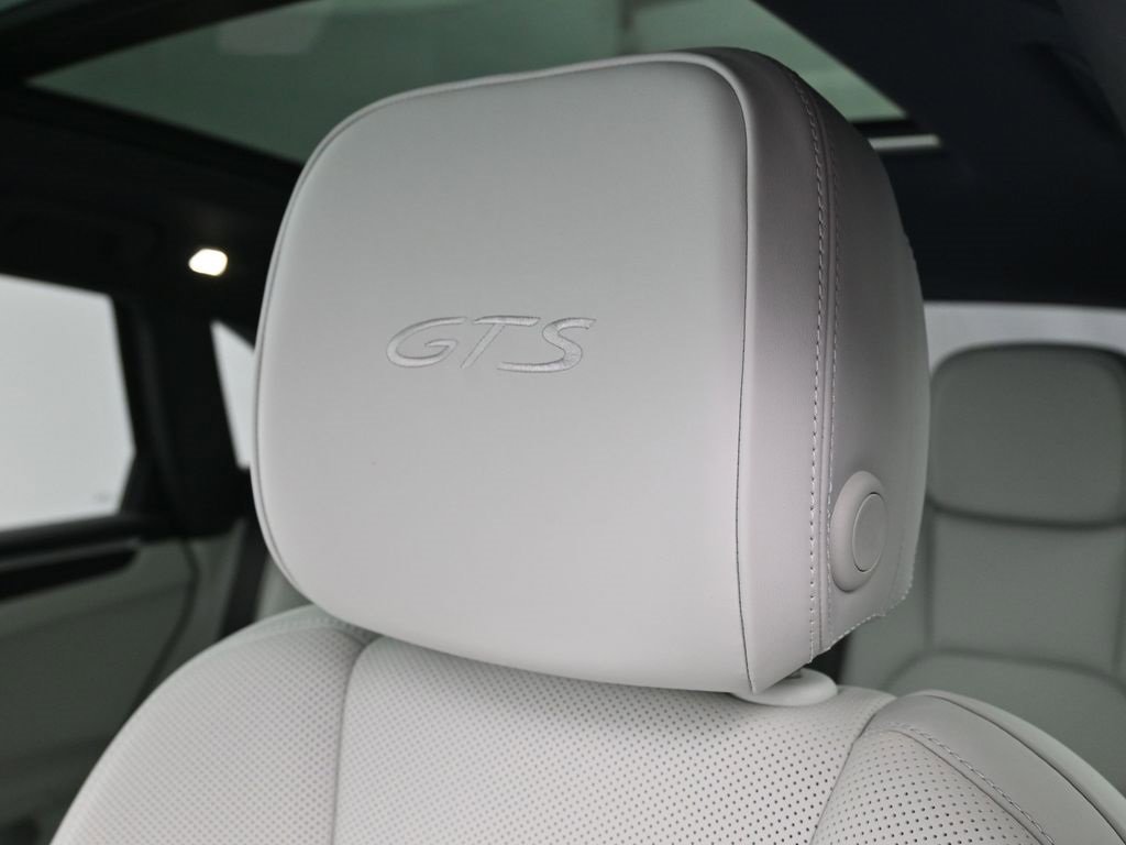 Certified 2023 Porsche Macan GTS image 20