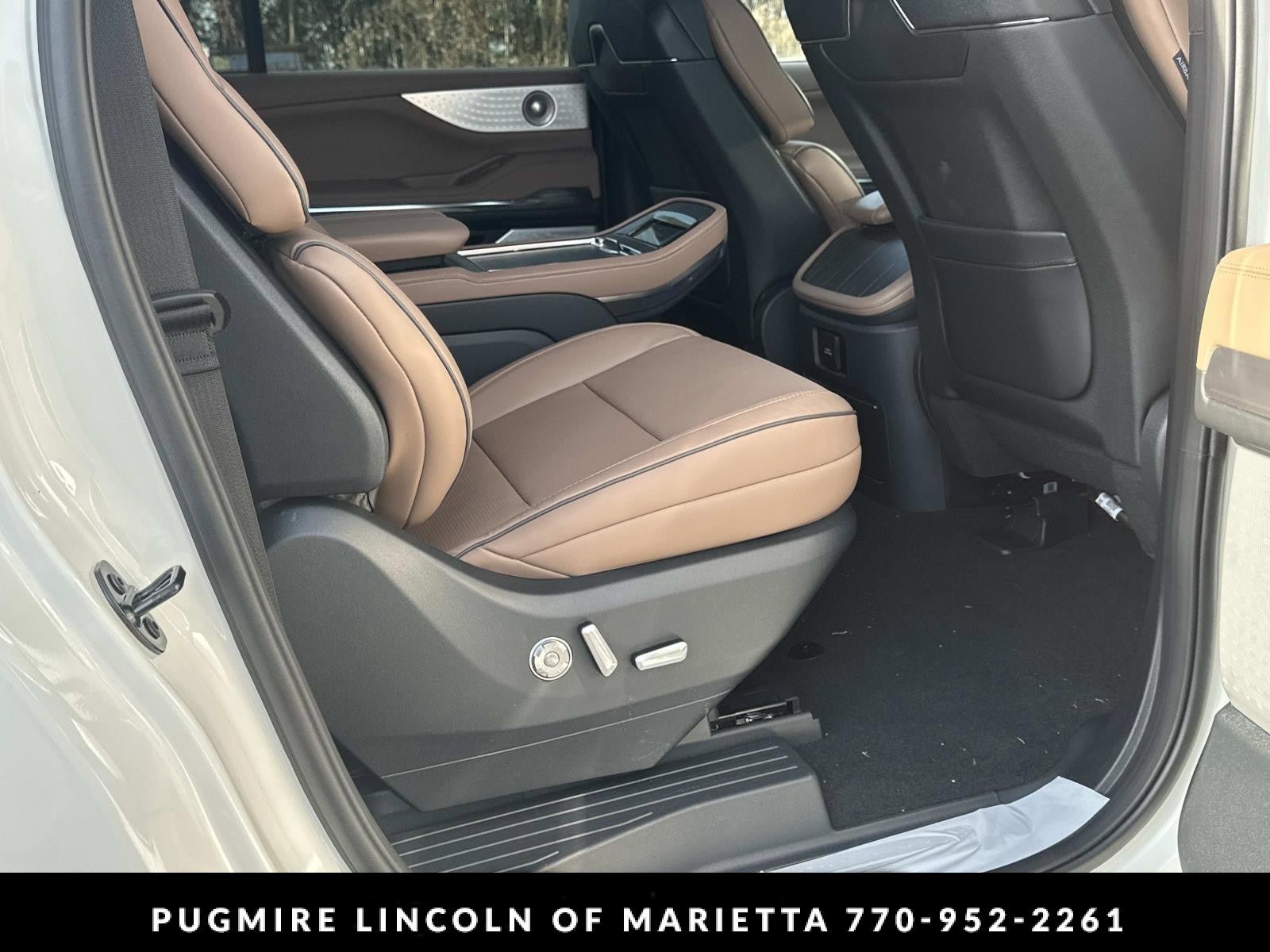 New 2026 Lincoln Navigator L Black Label AWD/4WD image 34