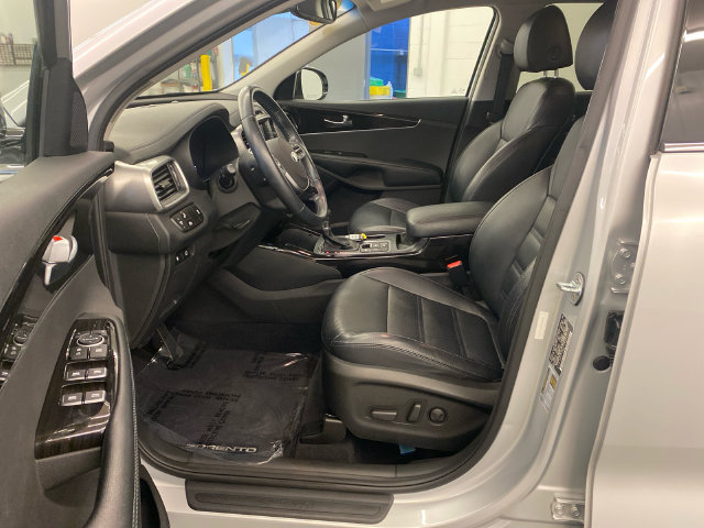 Used 2019 Kia Sorento EX AWD/4WD image 38