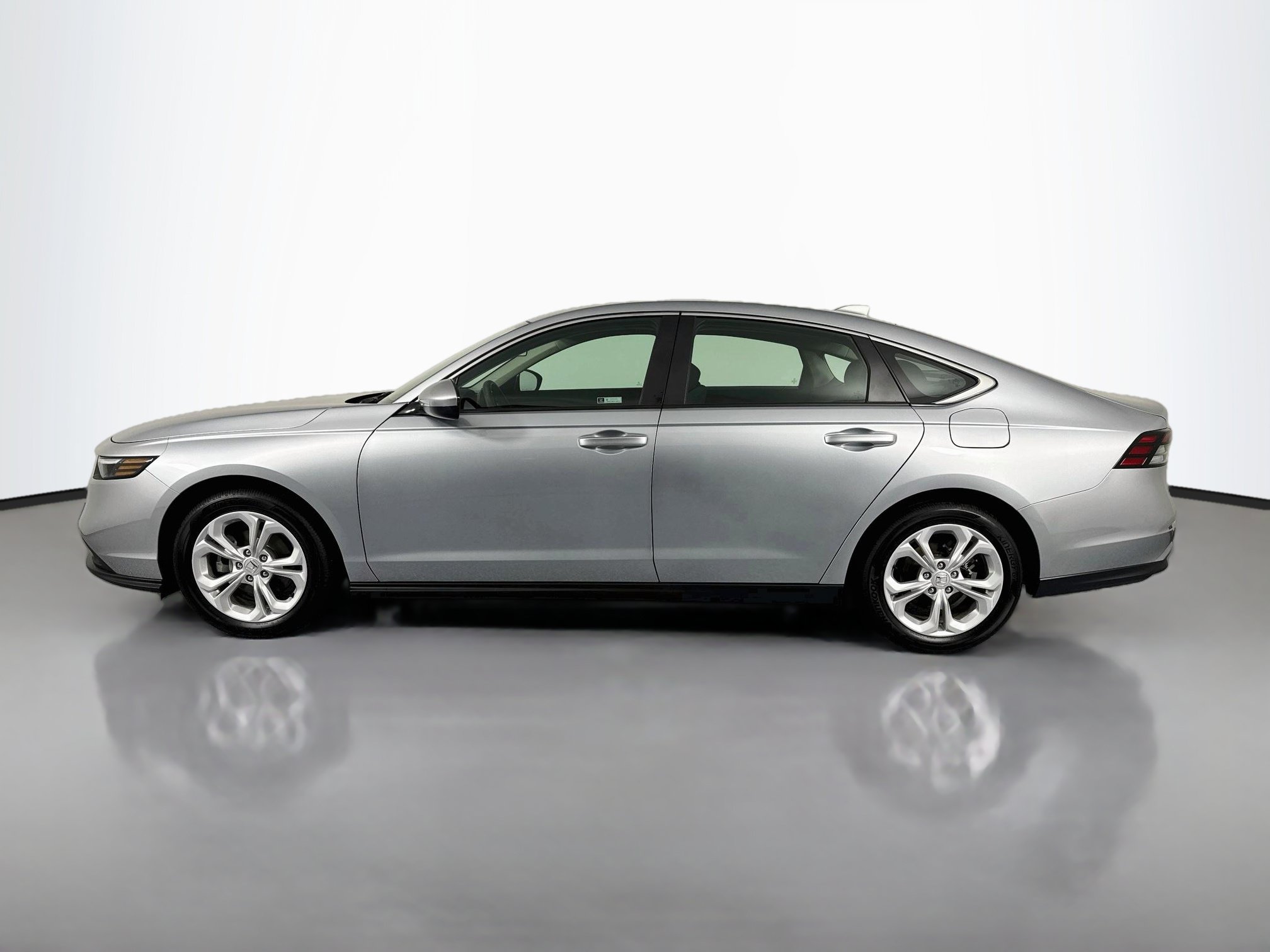 Certified 2023 Honda Accord LX image 8