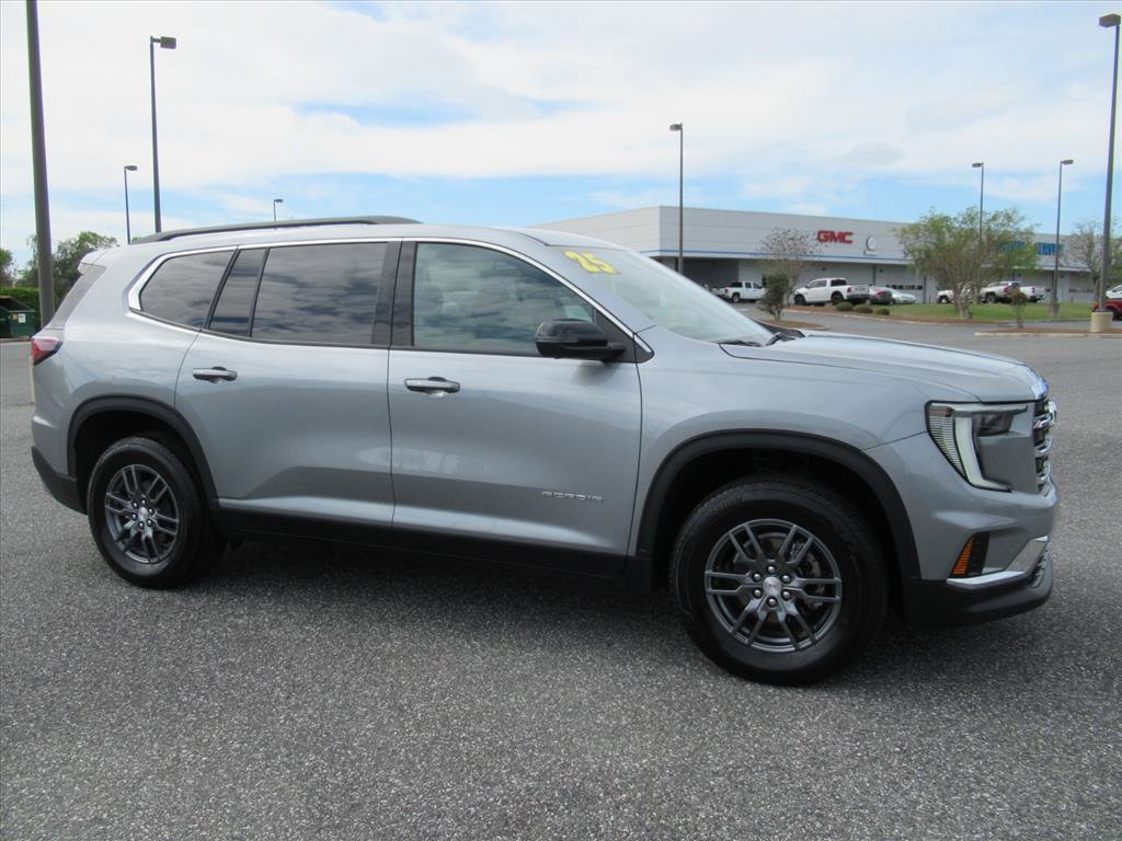 Used 2025 GMC Acadia Elevation image 2